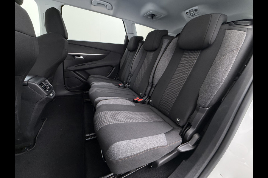 Peugeot 5008 T 131PK AUT-8 7-Pers. Navi 360°Camera Ecc Apple Carplay Android Auto Cruise Control Pdc Blue Executive Avantage Privacy Glas Lmv Isofix Led Regen-Lichtsensor Verkeersbord detectie Dealeronderhouden Origineel Nederlandse Auto 7 Zitter