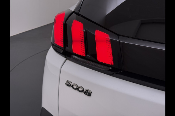 Peugeot 5008 T 131PK AUT-8 7-Pers. Navi 360°Camera Ecc Apple Carplay Android Auto Cruise Control Pdc Blue Executive Avantage Privacy Glas Lmv Isofix Led Regen-Lichtsensor Verkeersbord detectie Dealeronderhouden Origineel Nederlandse Auto 7 Zitter