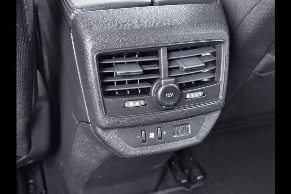 Peugeot 5008 T 131PK AUT-8 7-Pers. Navi 360°Camera Ecc Apple Carplay Android Auto Cruise Control Pdc Blue Executive Avantage Privacy Glas Lmv Isofix Led Regen-Lichtsensor Verkeersbord detectie Dealeronderhouden Origineel Nederlandse Auto 7 Zitter