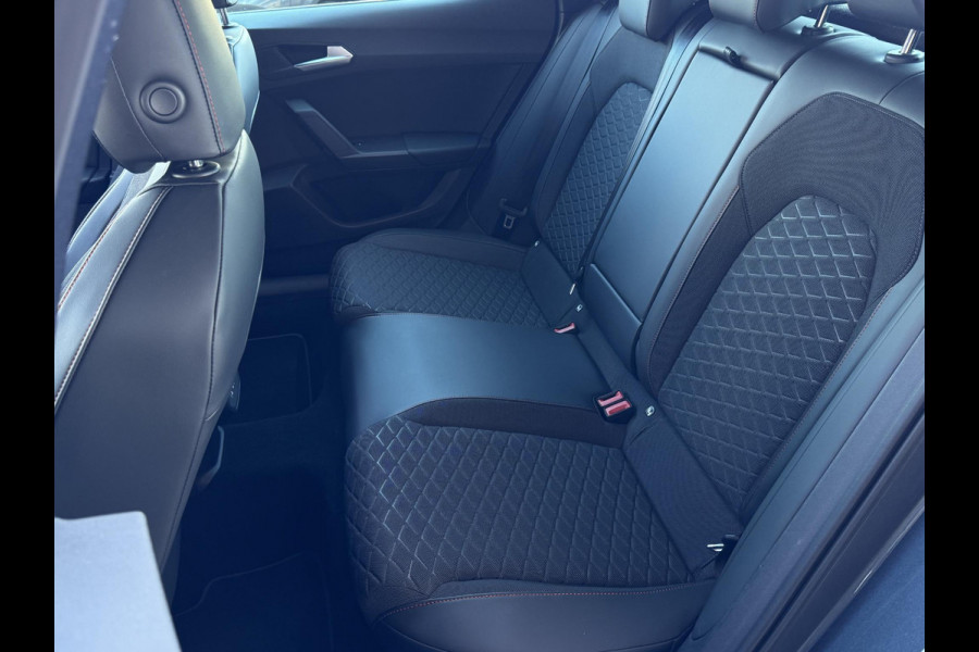 Seat Leon Sportstourer 1.0 TSI FR Business Intense NL-AUTO | CAMERA | STOEL/STUUR VERWARMING