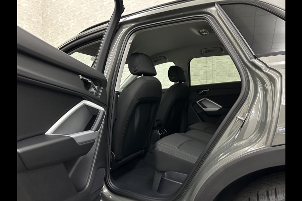 Audi Q3 45 TFSI e 245PK Hybrid | 96% SOH | Cruise Contol | Getint Glas | Dodehoek | Carplay | Navi | Chronos Grau | Side Assist |  30dkm! | 2022 | Rijklaarprijs incl. 12 mnd. Bovag Garantie.