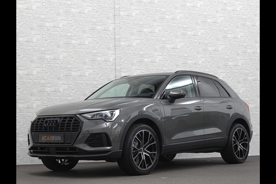 Audi Q3 45 TFSI e 245PK Hybrid | 96% SOH | Cruise Contol | Getint Glas | Dodehoek | Carplay | Navi | Chronos Grau | Side Assist |  30dkm! | 2022 | Rijklaarprijs incl. 12 mnd. Bovag Garantie.