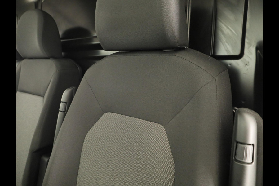 Volkswagen Crafter 35 2.0 TDI L3H3 Highline EURO VI 140 pk Automaat | Verlengde garantie | Navigatie | Parkeersensoren | Achteruitrijcamera | Cruise control |