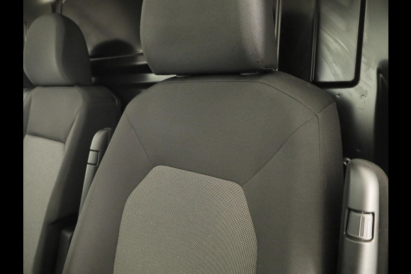 Volkswagen Crafter 35 2.0 TDI L3H3 Highline EURO VI 140 pk Automaat | Verlengde garantie | Navigatie | Parkeersensoren | Achteruitrijcamera | Cruise control |