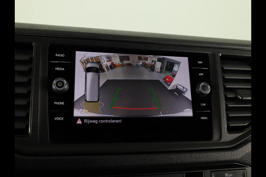 Volkswagen Crafter 35 2.0 TDI L3H3 Highline EURO VI 140 pk Automaat | Verlengde garantie | Navigatie | Parkeersensoren | Achteruitrijcamera | Cruise control |