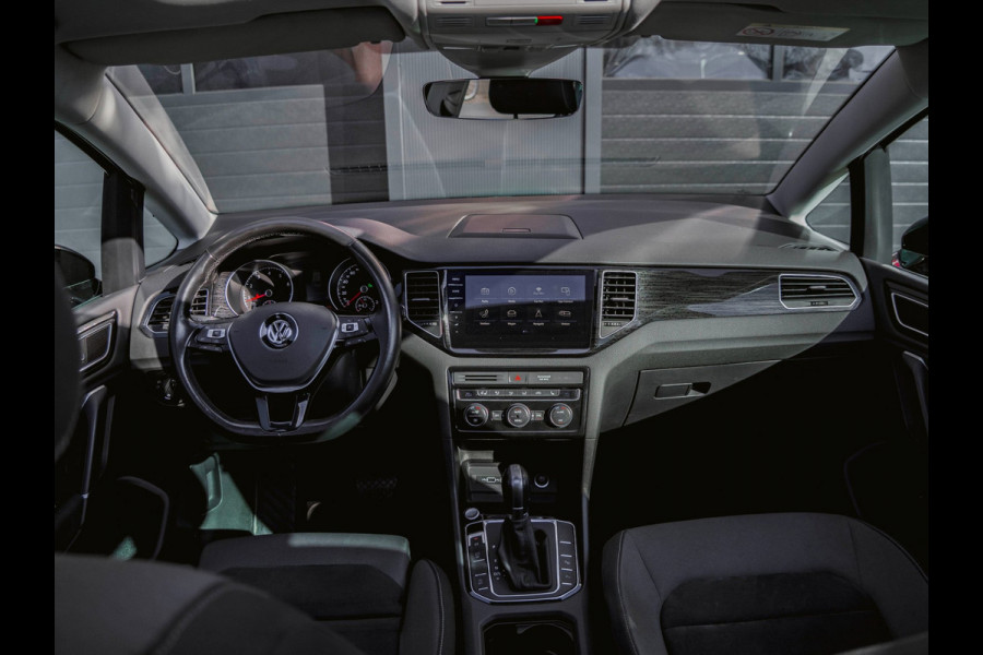 Volkswagen Golf Sportsvan 1.5 TSI ACT Highline Edition 1jr Garantie|Pano|Cruise|Trekhaak|Stoel-en Stuurverwarming|Navi|Camera