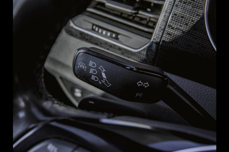 Volkswagen Golf Sportsvan 1.5 TSI ACT Highline Edition 1jr Garantie|Pano|Cruise|Trekhaak|Stoel-en Stuurverwarming|Navi|Camera