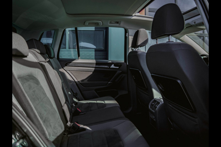 Volkswagen Golf Sportsvan 1.5 TSI ACT Highline Edition 1jr Garantie|Pano|Cruise|Trekhaak|Stoel-en Stuurverwarming|Navi|Camera