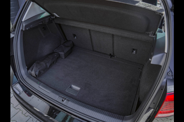 Volkswagen Golf Sportsvan 1.5 TSI ACT Highline Edition 1jr Garantie|Pano|Cruise|Trekhaak|Stoel-en Stuurverwarming|Navi|Camera