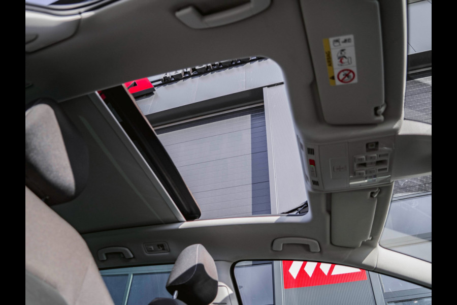 Volkswagen Golf Sportsvan 1.5 TSI ACT Highline Edition 1jr Garantie|Pano|Cruise|Trekhaak|Stoel-en Stuurverwarming|Navi|Camera