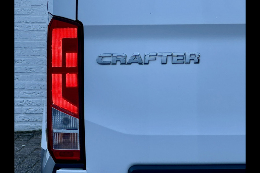 Volkswagen Crafter 2.0 TDI L3H3 Comfortline EURO 6 Fabrieksgarantie 2-2028 Airco Cruise Navi Voorruitverwarming Sensoren v/a