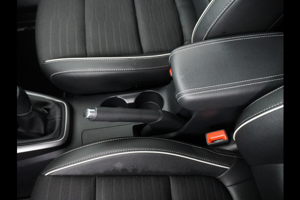 Kia Stonic 1.0 T-GDi MHEV GT-Line Airco - Apple Carplay/Android Auto - Cruise Control - Climate Control - Navigatie - Stoel/Stuur Verwarming - Virena Zekerheidspakket €895,-