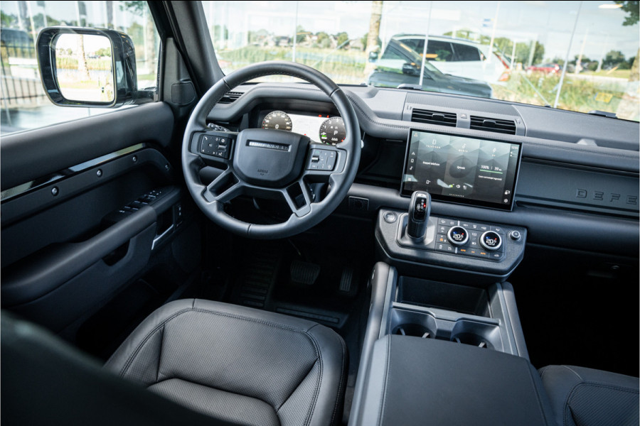 Land Rover Defender 110 P300e 110 FULL URBAN PACK ** Towing ** Cold Climate ** 23inch ** HSE X-Dynamic