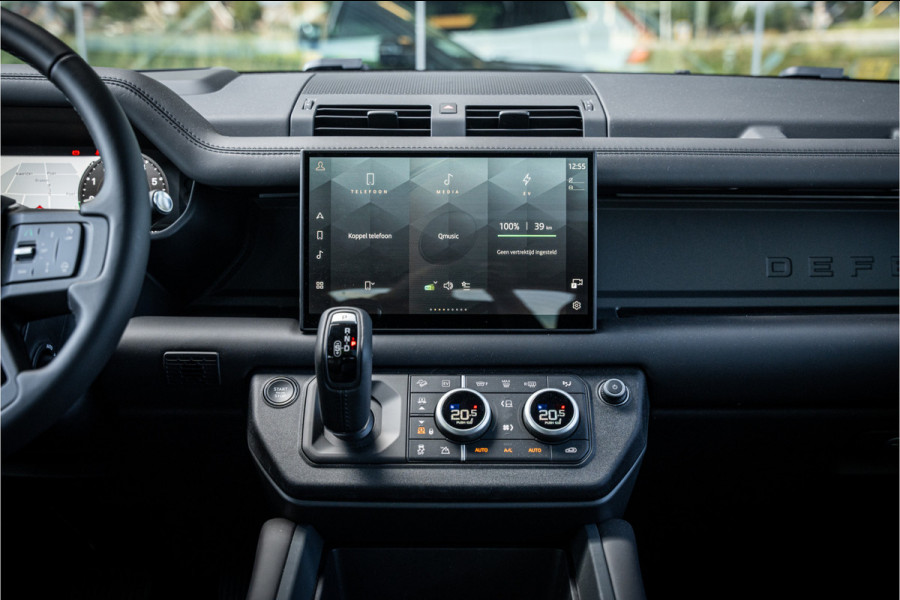 Land Rover Defender 110 P300e 110 FULL URBAN PACK ** Towing ** Cold Climate ** 23inch ** HSE X-Dynamic