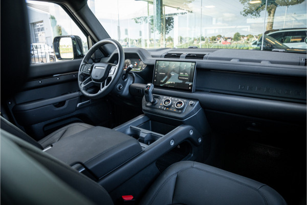 Land Rover Defender 110 P300e 110 FULL URBAN PACK ** Towing ** Cold Climate ** 23inch ** HSE X-Dynamic