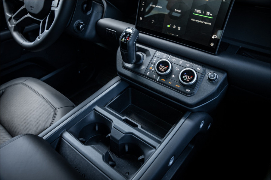 Land Rover Defender 110 P300e 110 FULL URBAN PACK ** Towing ** Cold Climate ** 23inch ** HSE X-Dynamic