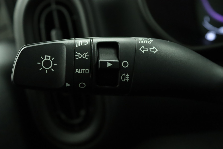 Kia Picanto 1.0 DPI DynamicLine Airco - Apple Carplay/Android Auto - Cruise Control - Navigatie - Achteruitrijcamera - Fabrieksgarantie tot 02-2032