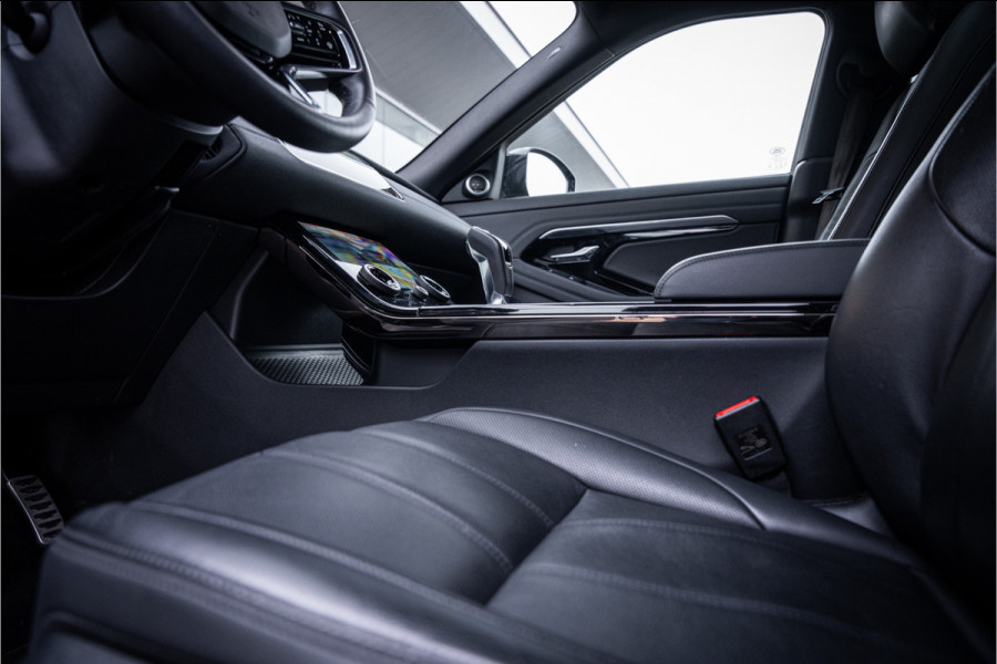 Land Rover Range Rover Evoque P300e AWD R-Dynamic SE ** 20inch ** Cold Climate ** Drive Pack ** Meridian