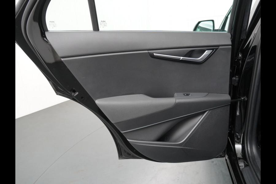 Kia Niro EV DynamicLine 64.8 kWh Airco - Apple Carplay/Android Auto - Cruise Control - Navigatie - Achteruitrijcamera - Fabrieksgarantie tot 02-2032