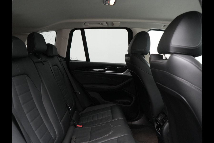 BMW X3 xDrive30e X Line FACELIFT Plug In Hybrid 293pk Dealer O.H. PHEV | 360 Camera | Sportstoelen Verwarmd | Apple Carplay | Hifi Audio | Virtual Cockpit | Navigatie | Cruise Control | DAB | LED Koplampen | 18"L.M |