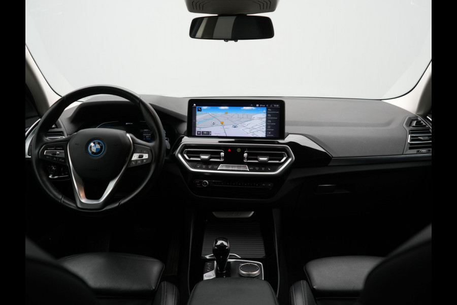 BMW X3 xDrive30e X Line FACELIFT Plug In Hybrid 293pk Dealer O.H. PHEV | 360 Camera | Sportstoelen Verwarmd | Apple Carplay | Hifi Audio | Virtual Cockpit | Navigatie | Cruise Control | DAB | LED Koplampen | 18"L.M |
