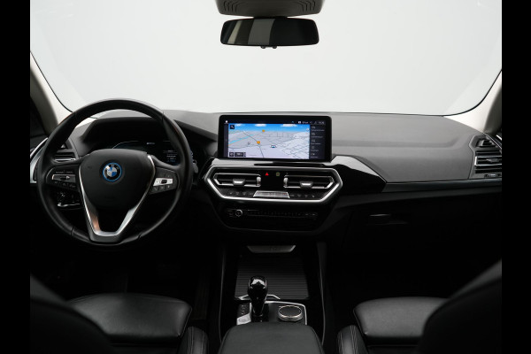 BMW X3 xDrive30e X Line FACELIFT Plug In Hybrid 293pk Dealer O.H. PHEV | 360 Camera | Sportstoelen Verwarmd | Apple Carplay | Hifi Audio | Virtual Cockpit | Navigatie | Cruise Control | DAB | LED Koplampen | 18"L.M |