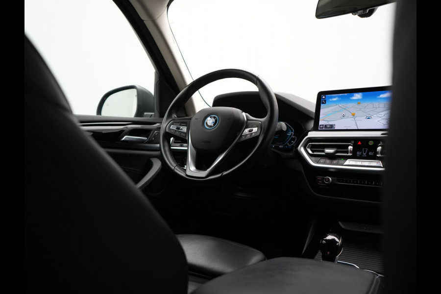 BMW X3 xDrive30e X Line FACELIFT Plug In Hybrid 293pk Dealer O.H. PHEV | 360 Camera | Sportstoelen Verwarmd | Apple Carplay | Hifi Audio | Virtual Cockpit | Navigatie | Cruise Control | DAB | LED Koplampen | 18"L.M |
