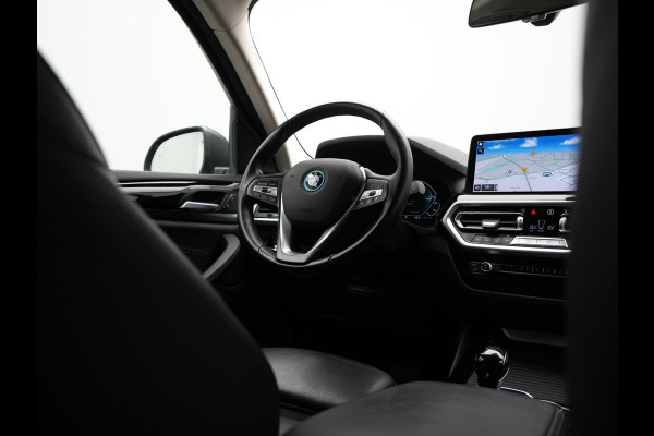 BMW X3 xDrive30e X Line FACELIFT Plug In Hybrid 293pk Dealer O.H. PHEV | 360 Camera | Sportstoelen Verwarmd | Apple Carplay | Hifi Audio | Virtual Cockpit | Navigatie | Cruise Control | DAB | LED Koplampen | 18"L.M |