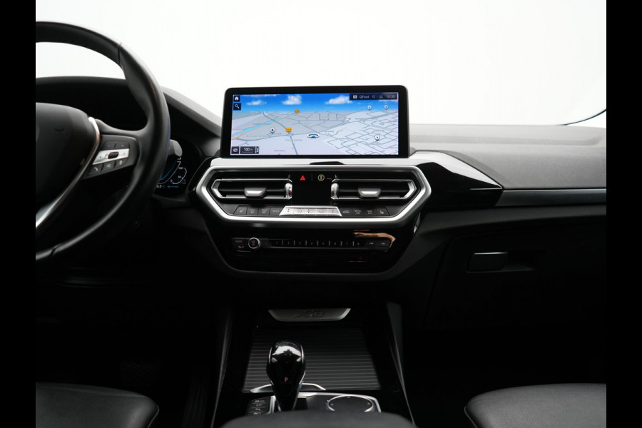 BMW X3 xDrive30e X Line FACELIFT Plug In Hybrid 293pk Dealer O.H. PHEV | 360 Camera | Sportstoelen Verwarmd | Apple Carplay | Hifi Audio | Virtual Cockpit | Navigatie | Cruise Control | DAB | LED Koplampen | 18"L.M |