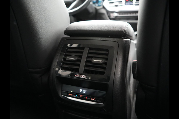 BMW X3 xDrive30e X Line FACELIFT Plug In Hybrid 293pk Dealer O.H. PHEV | 360 Camera | Sportstoelen Verwarmd | Apple Carplay | Hifi Audio | Virtual Cockpit | Navigatie | Cruise Control | DAB | LED Koplampen | 18"L.M |