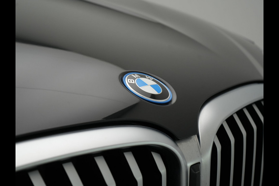 BMW X3 xDrive30e X Line FACELIFT Plug In Hybrid 293pk Dealer O.H. PHEV | 360 Camera | Sportstoelen Verwarmd | Apple Carplay | Hifi Audio | Virtual Cockpit | Navigatie | Cruise Control | DAB | LED Koplampen | 18"L.M |