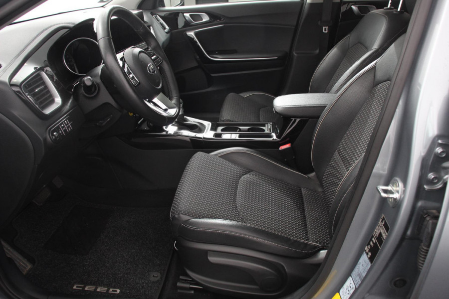 Kia Ceed Sportswagon 1.4 T-GDi Automaat DynamicLine | Panoramadak | Adaptive Cruise Control | Lane Assist | Camera | Stoel/Stuurverwarming | Apple Carplay/Android Auto | JBL Soundsystem | Navigatie |