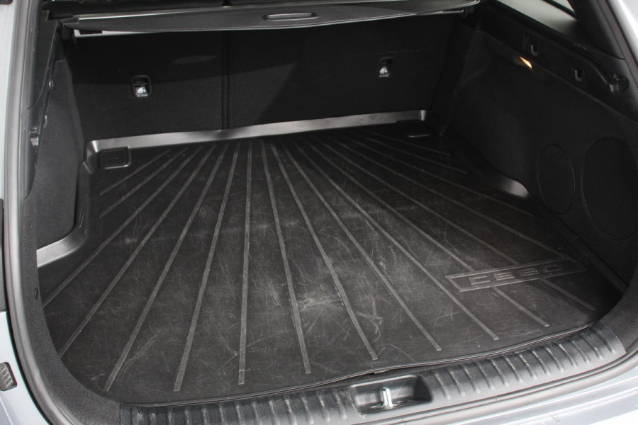 Kia Ceed Sportswagon 1.4 T-GDi Automaat DynamicLine | Panoramadak | Adaptive Cruise Control | Lane Assist | Camera | Stoel/Stuurverwarming | Apple Carplay/Android Auto | JBL Soundsystem | Navigatie |