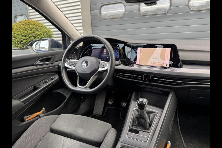 Volkswagen Golf 1.5 TSI Style | Adaptive Cruise Control | Head-Up Display | Massage | DAB | Parkeersensoren |