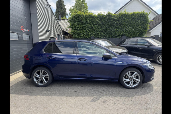 Volkswagen Golf 1.5 TSI Style | Adaptive Cruise Control | Head-Up Display | Massage | DAB | Parkeersensoren |