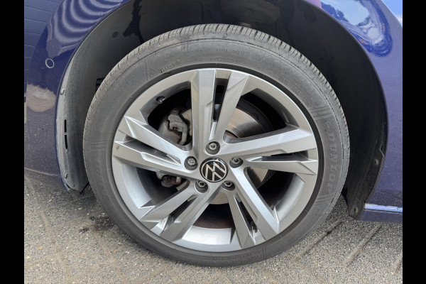 Volkswagen Golf 1.5 TSI Style | Adaptive Cruise Control | Head-Up Display | Massage | DAB | Parkeersensoren |