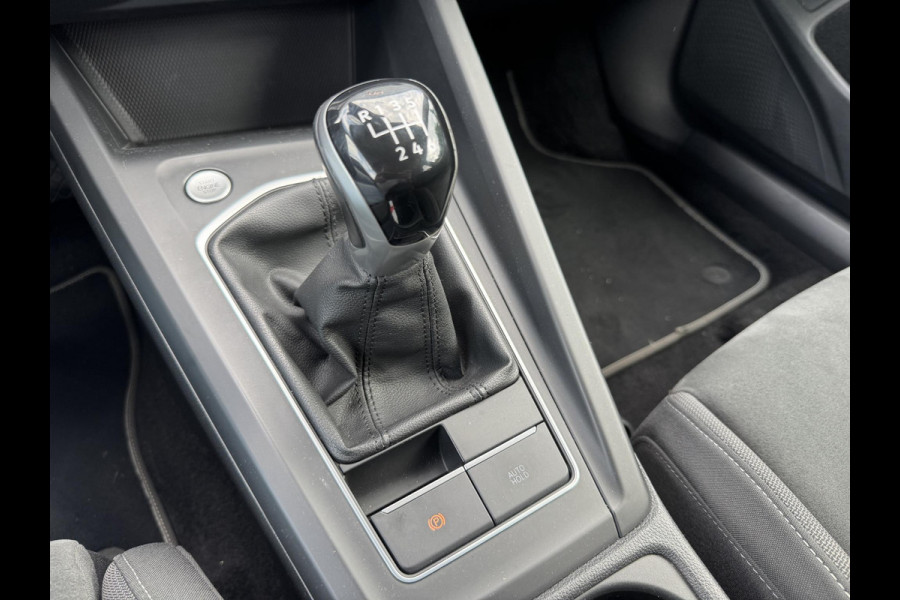 Volkswagen Golf 1.5 TSI Style | Adaptive Cruise Control | Head-Up Display | Massage | DAB | Parkeersensoren |