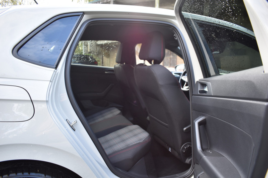 Volkswagen Polo 2.0 TSI GTI TSI 210PK DSG GTI-SPORT LED/CARPLAY/PDC FABRIEKS GARANTIE