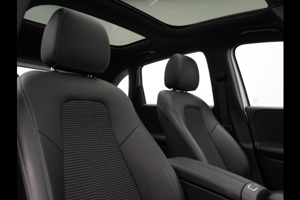 Mercedes-Benz B-Klasse 250 e Progressive Plug In Hybrid 218pk Dealer O.H. PHEV | Panodak | Camera | Sportstoelen Verwarmd | Widescreen Navi | Blis | Apple Carplay | Navigatie | DAB |