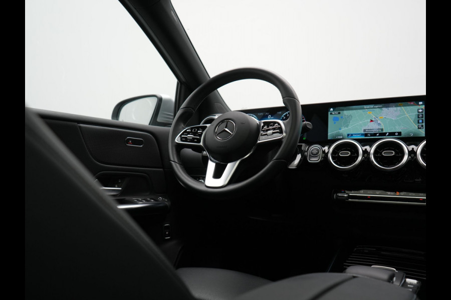 Mercedes-Benz B-Klasse 250 e Progressive Plug In Hybrid 218pk Dealer O.H. PHEV | Panodak | Camera | Sportstoelen Verwarmd | Widescreen Navi | Blis | Apple Carplay | Navigatie | DAB |