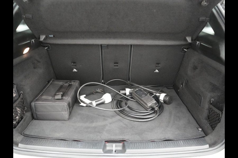 Mercedes-Benz B-Klasse 250 e Progressive Plug In Hybrid 218pk Dealer O.H. PHEV | Panodak | Camera | Sportstoelen Verwarmd | Widescreen Navi | Blis | Apple Carplay | Navigatie | DAB |