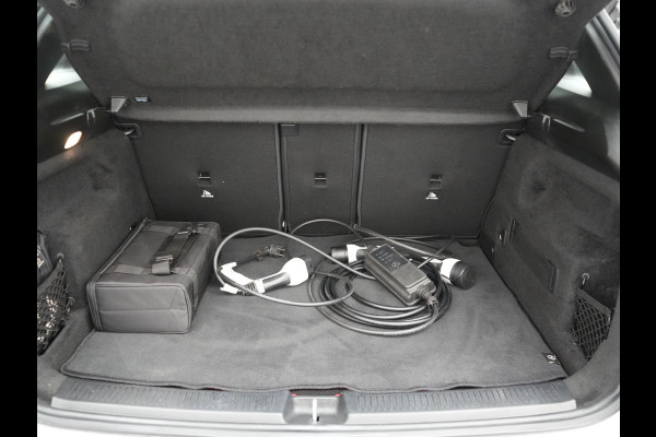 Mercedes-Benz B-Klasse 250 e Progressive Plug In Hybrid 218pk Dealer O.H. PHEV | Panodak | Camera | Sportstoelen Verwarmd | Widescreen Navi | Blis | Apple Carplay | Navigatie | DAB |