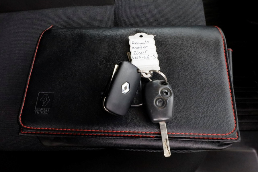 Renault Master T35 2.3 dCi 165pk Clixtar BE-Combi XXL Bakwagen met 1500kg laadklep 2370kg laden L603cm 11-2021