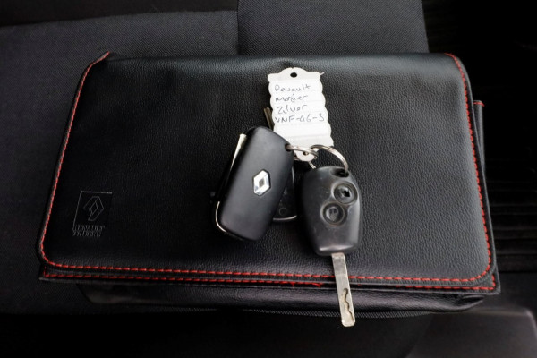 Renault Master T35 2.3 dCi 165pk Clixtar BE-Combi XXL Bakwagen met 1500kg laadklep 2370kg laden L603cm 11-2021