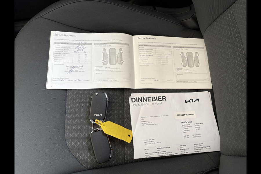 Kia Niro 1.6 GDi PHEV DynamicLine PHEV | Stoelverwarming | Camera | Adaptive cruise control | All season banden