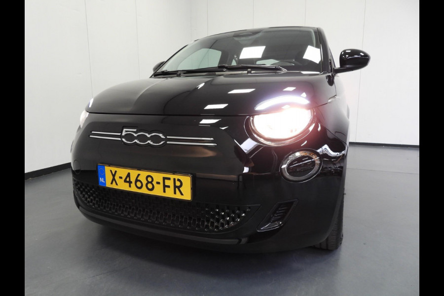 Fiat 500E Urban 42 kWh NAVI-APP/CLIMA/CRUISE!