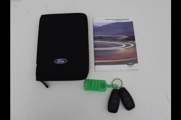 Ford Focus 1.5 EcoBoost ST Line | Stoelverwarming | Adaptive cruise | Camera | B&O Sound | Caplay | Keyless | Full LED | Park Assist | Climate control | Dodehoek detectie | Stuurverwarming