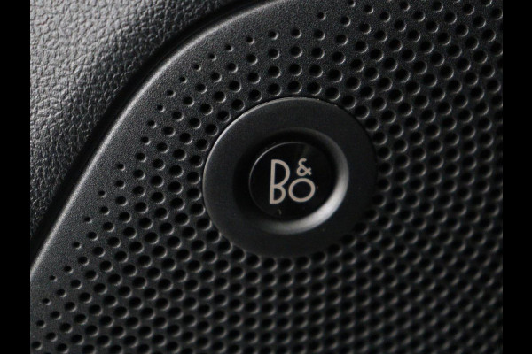 Ford Focus 1.5 EcoBoost ST Line | Stoelverwarming | Adaptive cruise | Camera | B&O Sound | Caplay | Keyless | Full LED | Park Assist | Climate control | Dodehoek detectie | Stuurverwarming