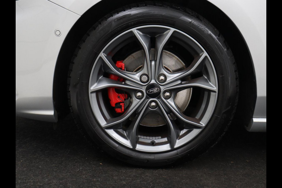 Ford Focus 1.5 EcoBoost ST Line | Stoelverwarming | Adaptive cruise | Camera | B&O Sound | Caplay | Keyless | Full LED | Park Assist | Climate control | Dodehoek detectie | Stuurverwarming