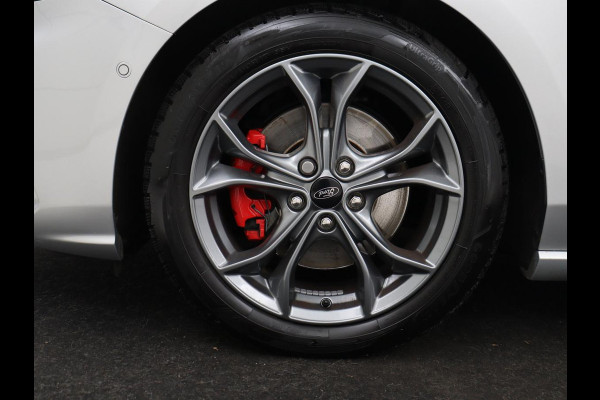 Ford Focus 1.5 EcoBoost ST Line | Stoelverwarming | Adaptive cruise | Camera | B&O Sound | Caplay | Keyless | Full LED | Park Assist | Climate control | Dodehoek detectie | Stuurverwarming